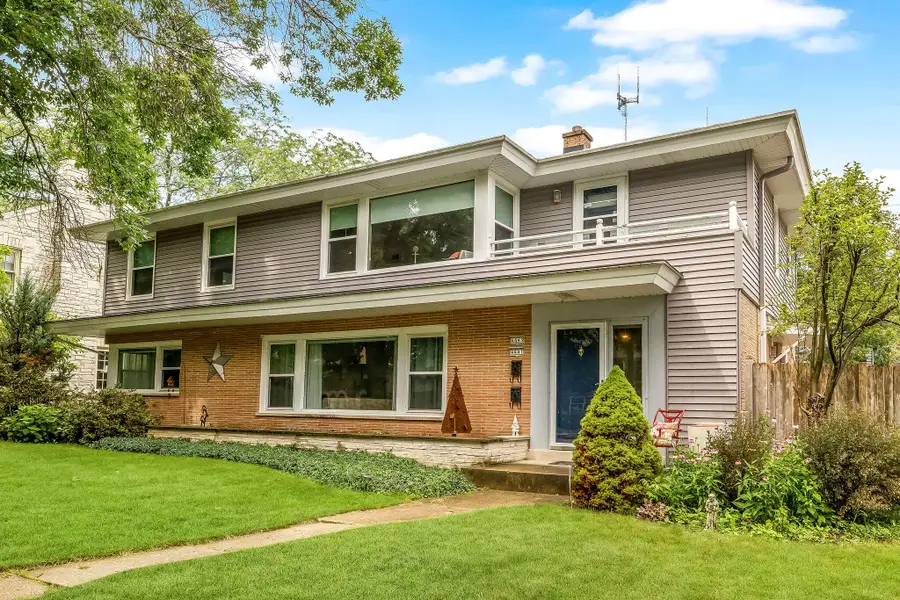 4441 N Wildwood Ave, Shorewood, WI 53211 - #3
