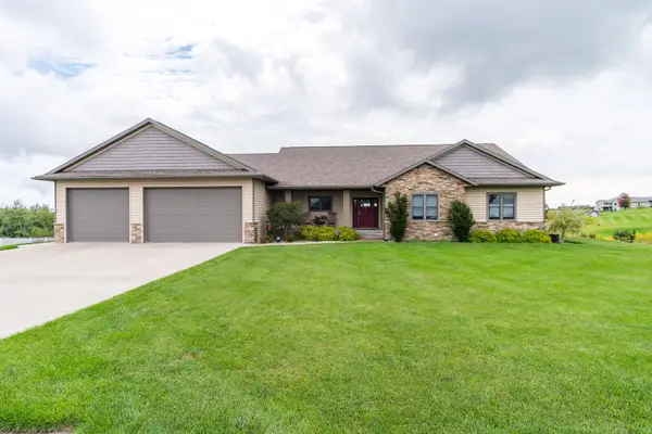 W3816 Highland Dr, Greenfield, WI 54601