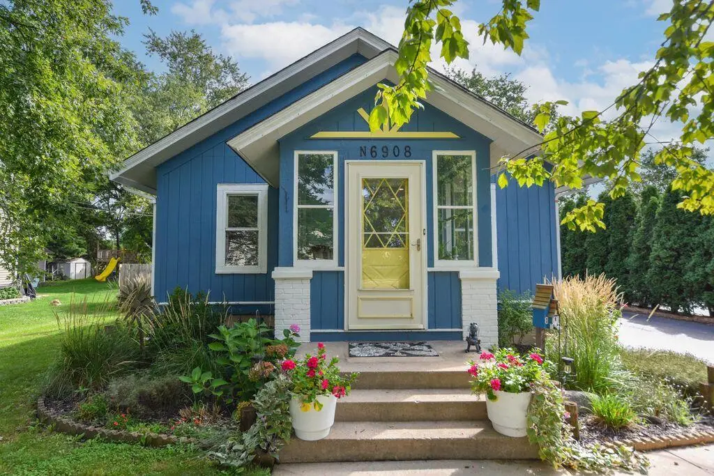 W282N6908 Main St, Merton, WI 53056 - #1
