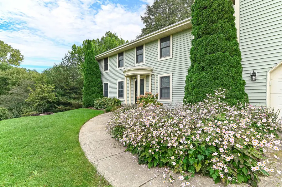 W294S2960 Wills Barry Ct, Genesee, WI 53188 - #3