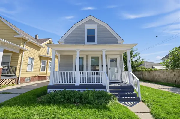 2013 Charles St, Racine, WI 53402