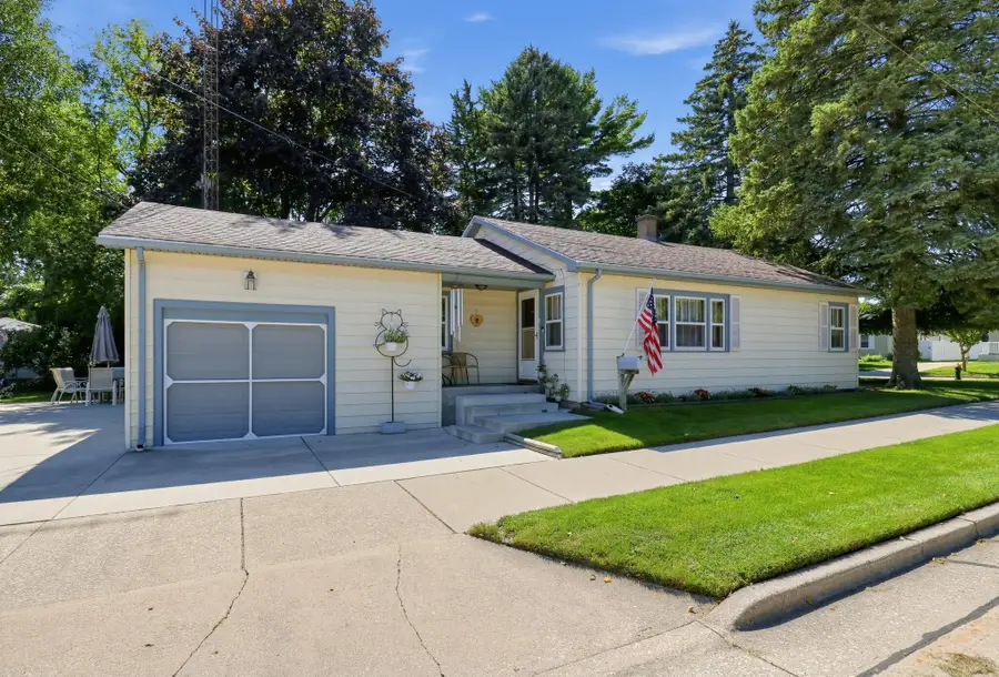2515 Dombrowski Blvd, Racine, WI 53405 - #2