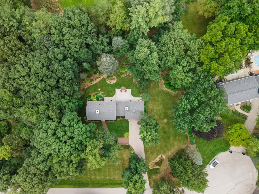 S38W27845 Merriwood Ct, Waukesha, WI 53189 - #3
