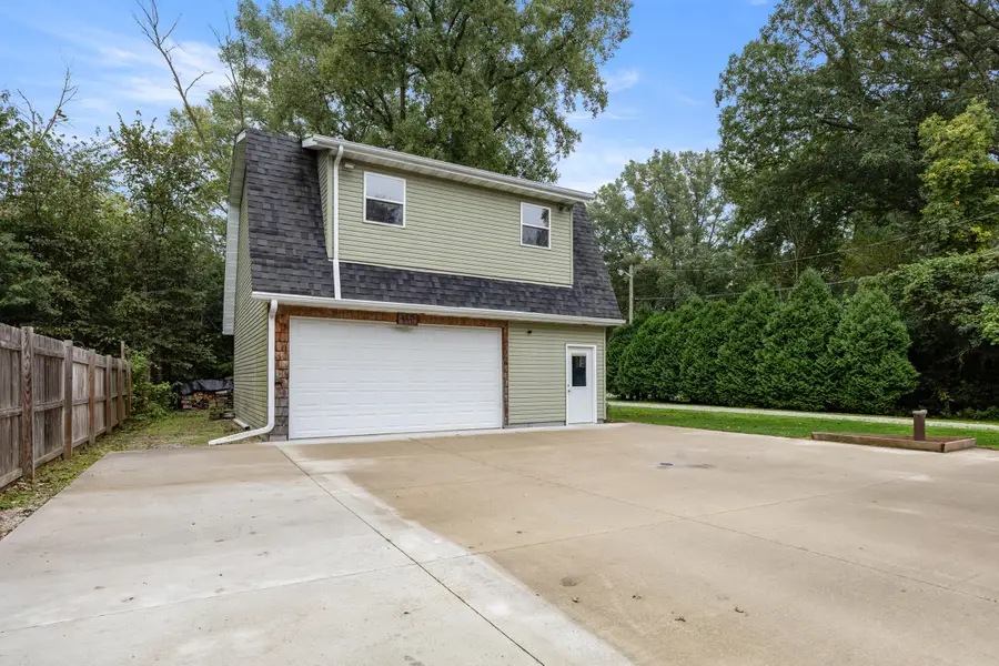8413 Fox River Rd, Waterford, WI 53185 - #2