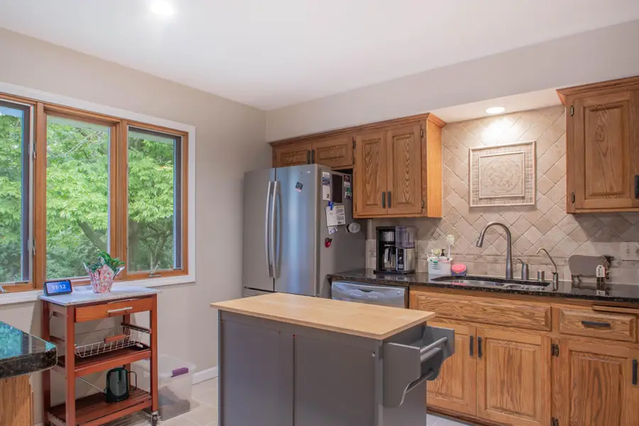 513 Mary Knoll Ln, Watertown, WI 53098 - #3