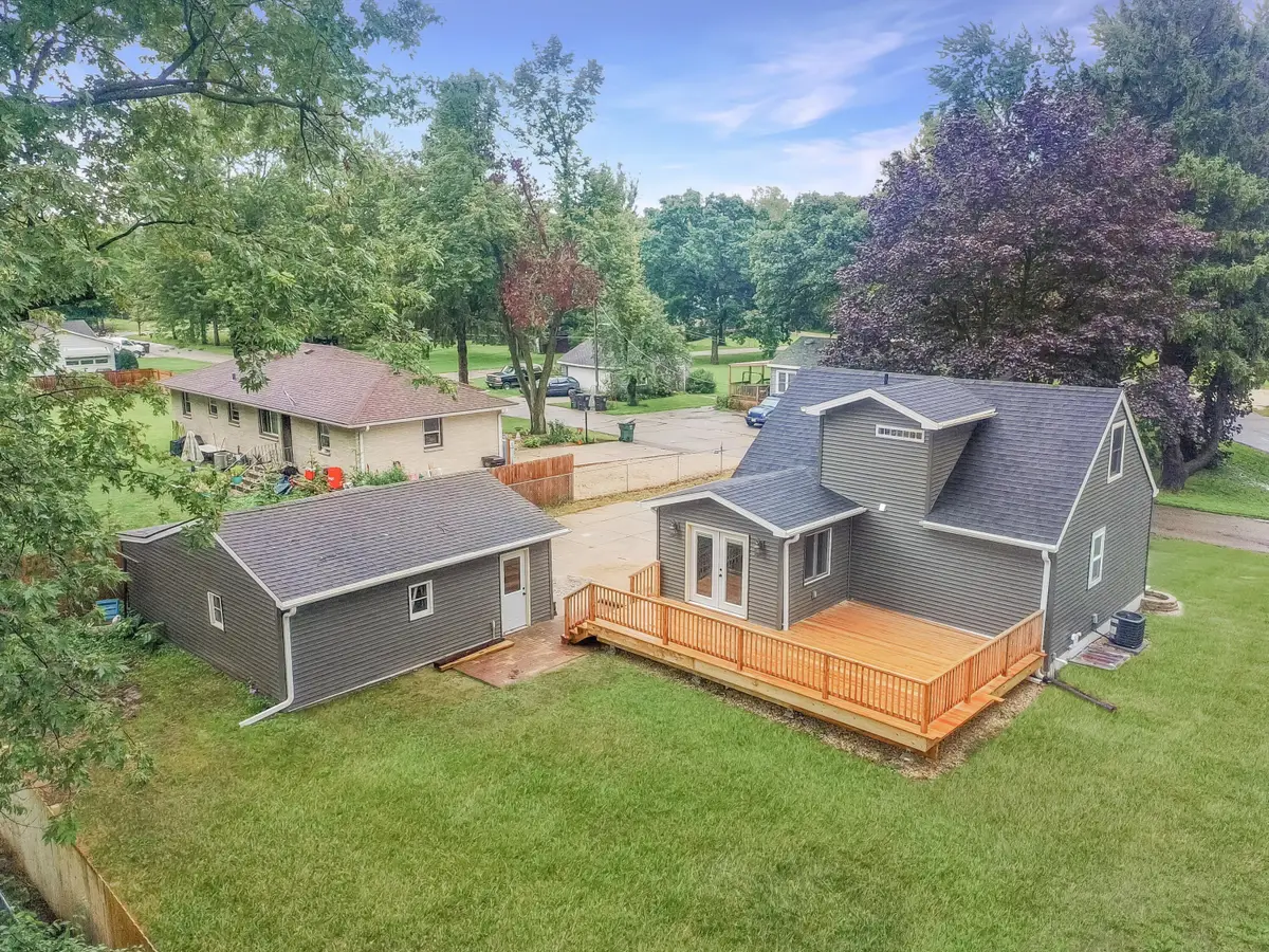 W1390 Greenview Rd, Bloomfield, WI 53128 - #1