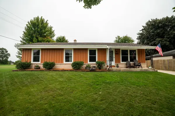 1614 N Lakeview Ave, Port Washington, WI 53074