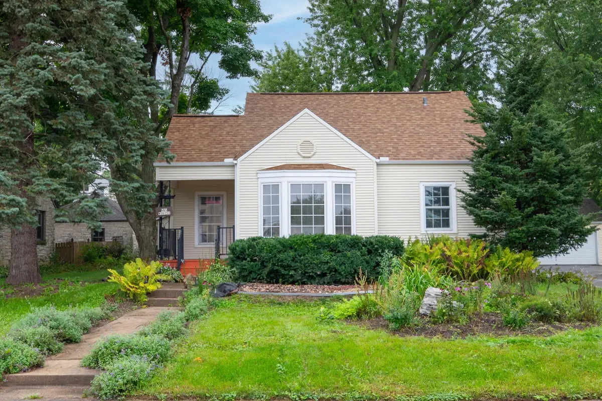 N85W16159 Appleton Ave, Menomonee Falls, WI 53051 - #1