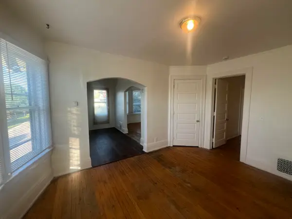 1253 N 34th St, Milwaukee, WI 53208