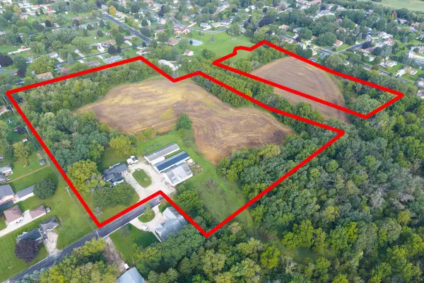 1400 Lincolnwood Dr, Union Grove, WI 53182