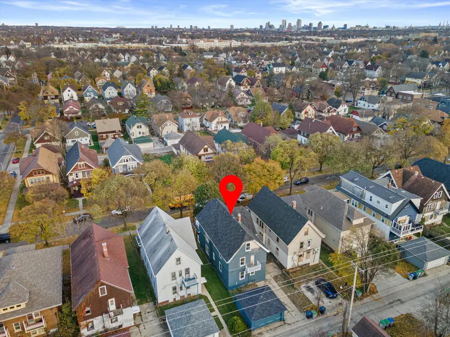 2761 N 39th St, Milwaukee, WI 53210 - #2