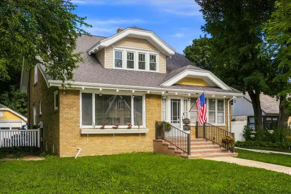 W65N780 Washington Ave, Cedarburg, WI 53012