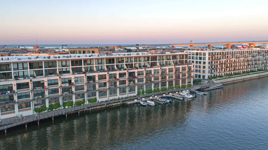 311 E Erie St, Milwaukee, WI 53202 - #3