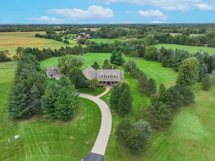 5046 Briar Ridge Ct, Lyons, WI 53105 - #3