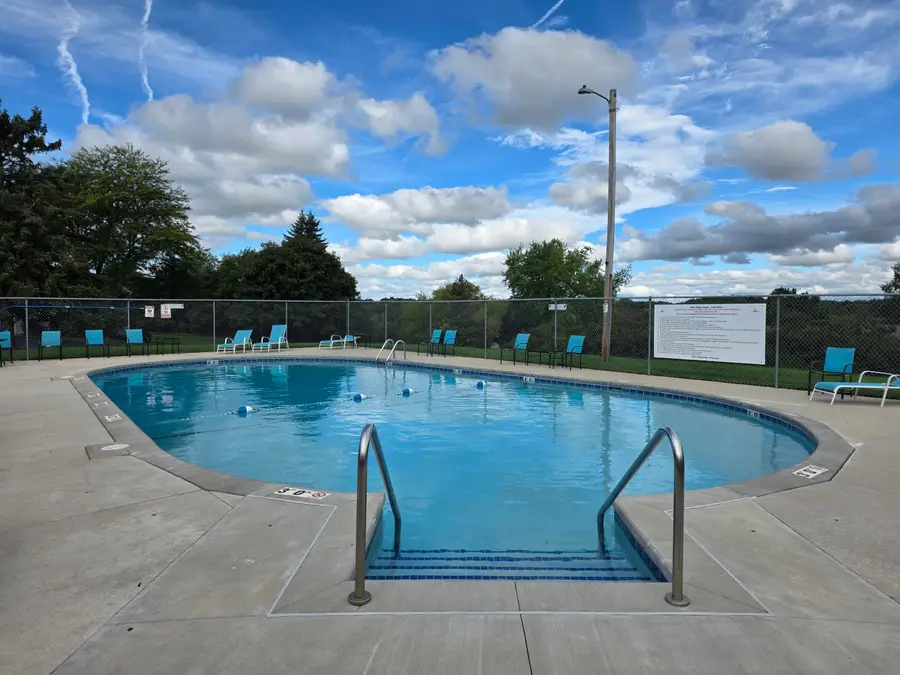 731 Tamarack Dr E, West Bend, WI 53095 - #2