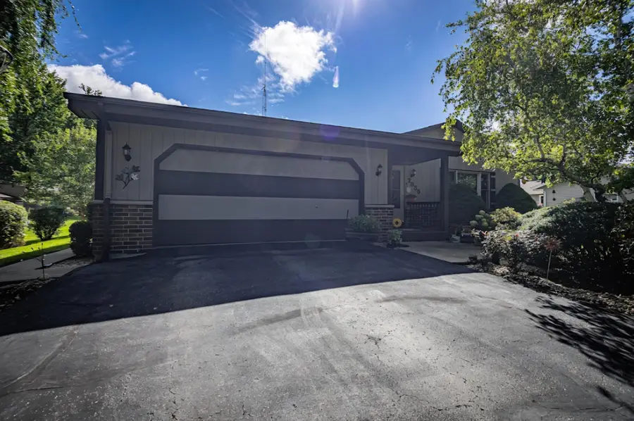 2035 Dustir Dr, Caledonia, WI 53402 - #2