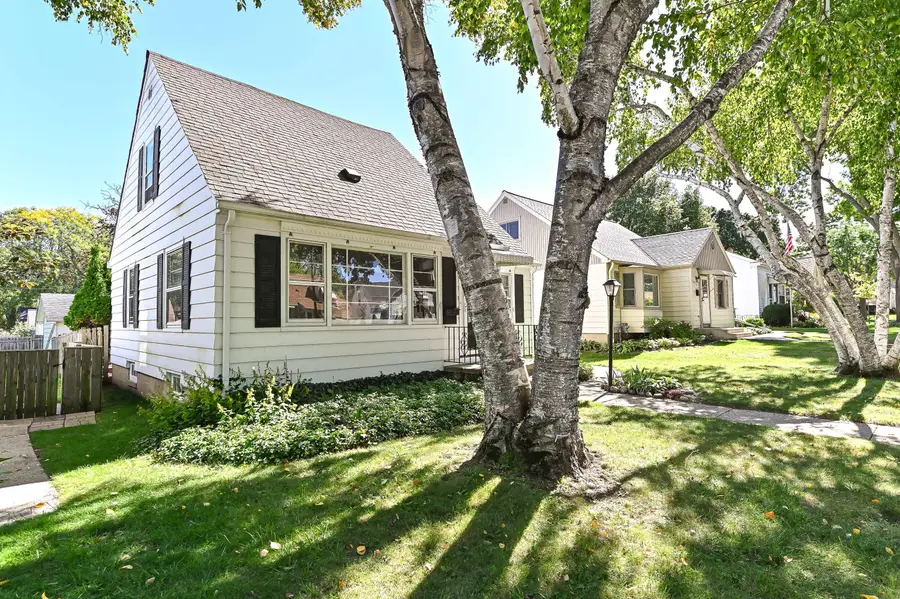 2762 N 82nd St, Milwaukee, WI 53222 - #2