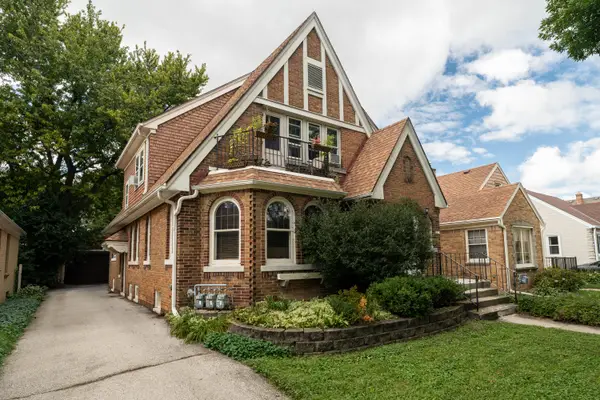 2635 N 68th St, Wauwatosa, WI 53213