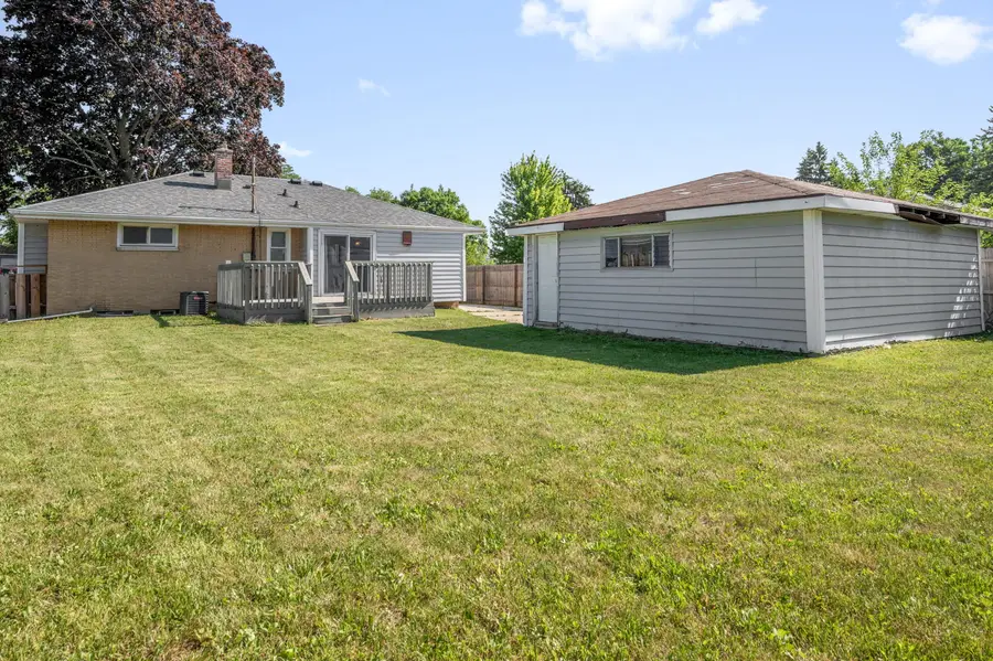 7719 W Winfield Ave, Milwaukee, WI 53218 - #3