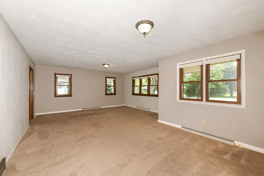 W7478 Pleasant St, Darien, WI 53115 - #3