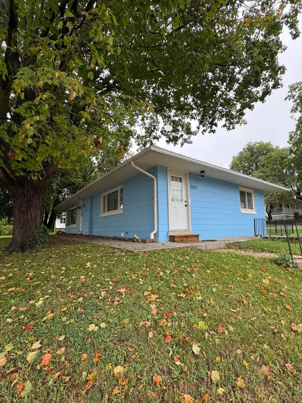604 N Main St, Jefferson, WI 53549