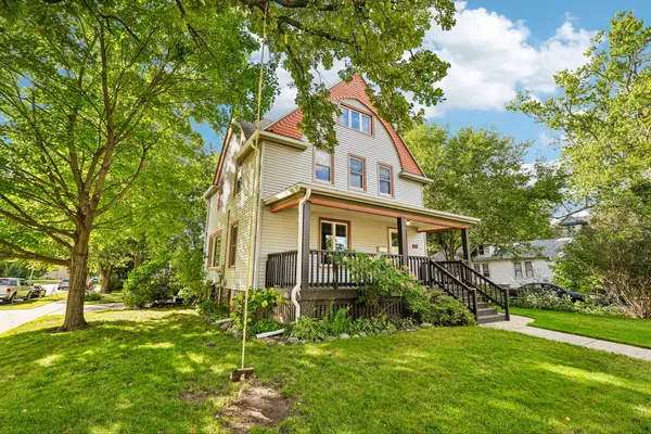 530 S Main St, Oconomowoc, WI 53066