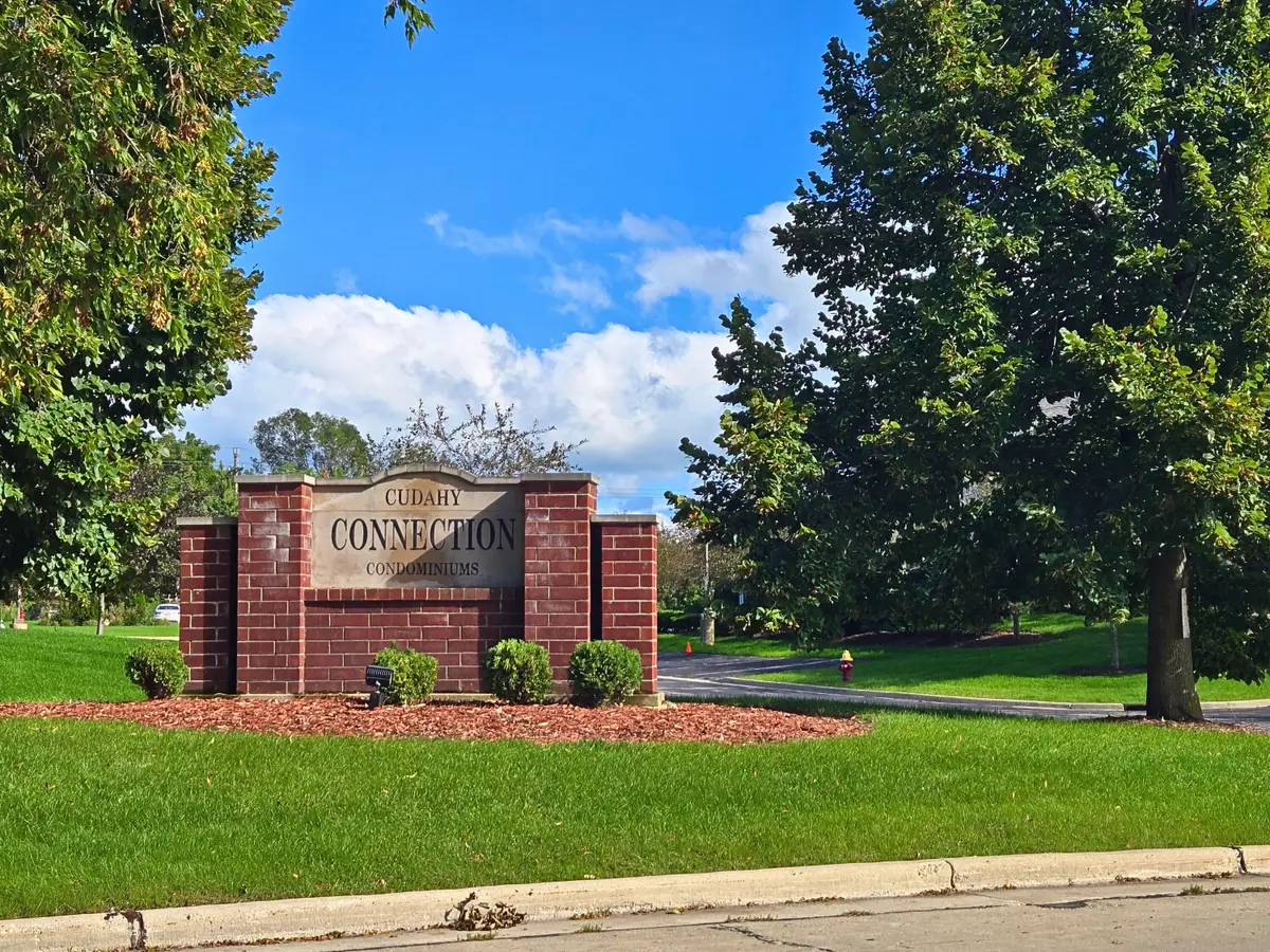 6000 S Buckhorn Ave, Cudahy, WI 53110 - #1
