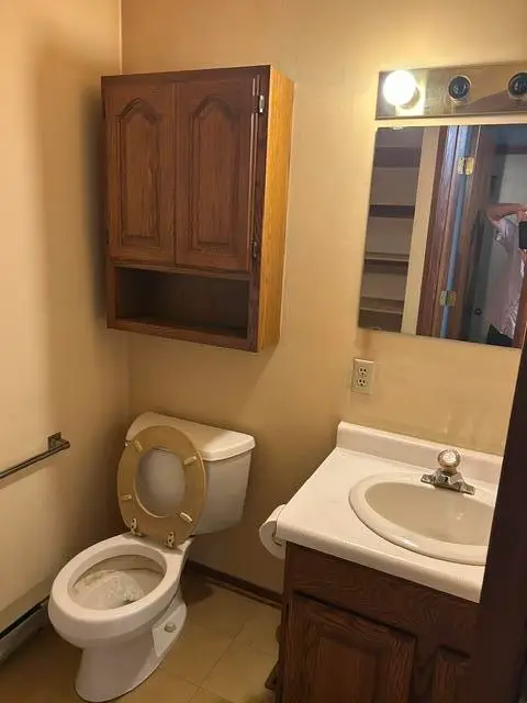 417 N 13th St, Oostburg, WI 53070