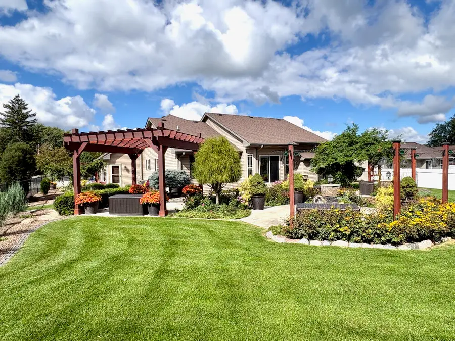 S77W18475 Janesville Rd, Muskego, WI 53150 - #3