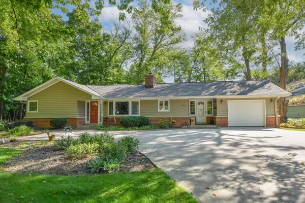 1742 12th Ave, Grafton, WI 53024