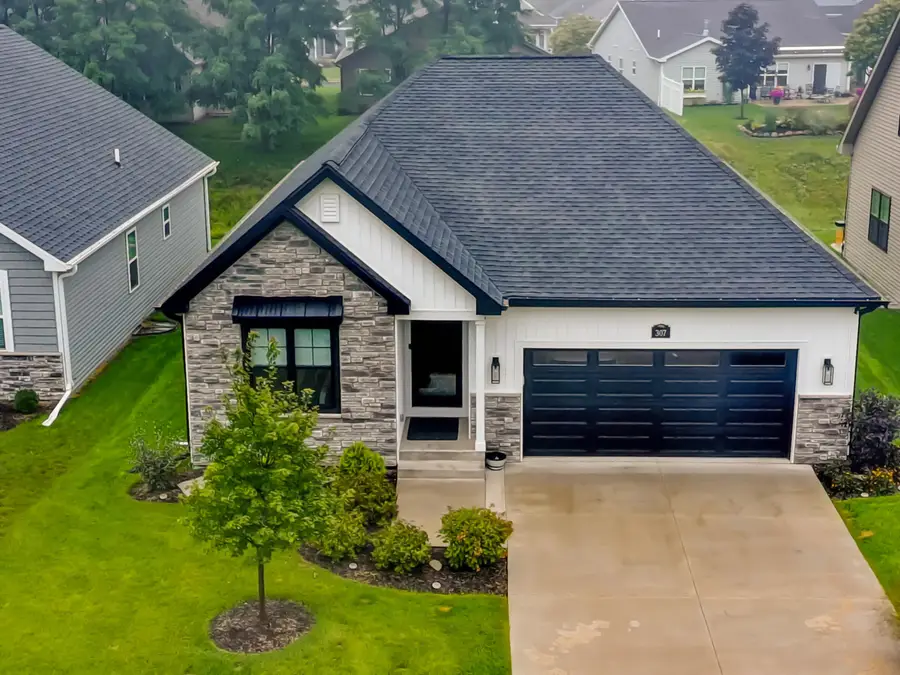 307 Evan Dr, Lake Geneva, WI 53147 - #2