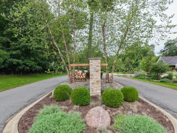 6354 Oak Valley Cir, Delavan, WI 53115