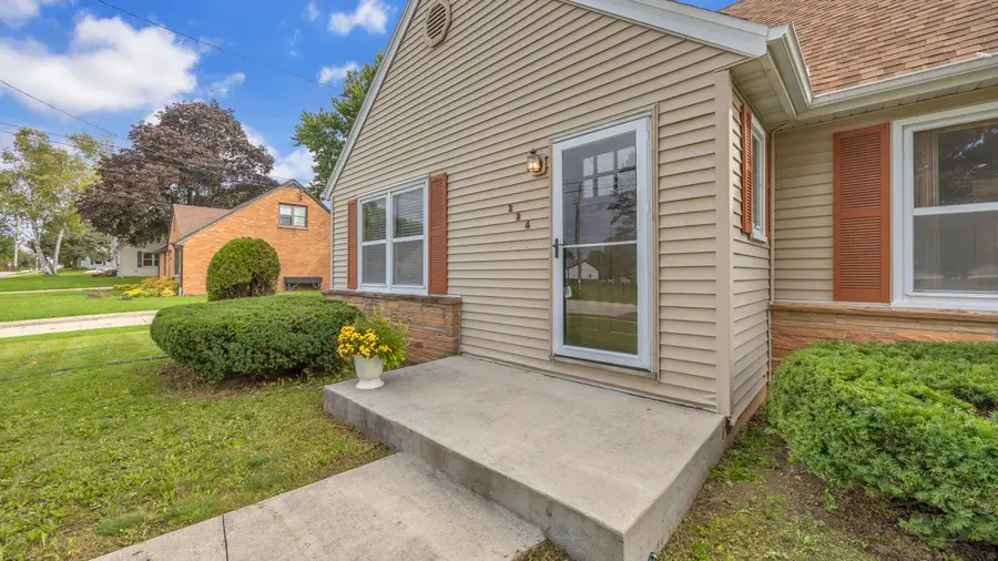 224 S 2nd St, Cedar Grove, WI 53013 - #3