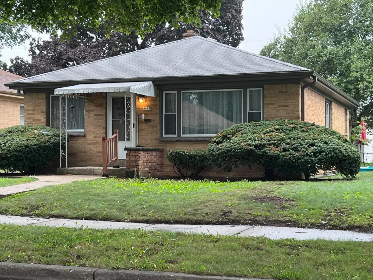 4667 N 67th St, Milwaukee, WI 53218 - #1