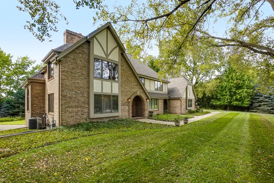 N26W30851 Golf Hills Dr, Delafield, WI 53072 - #2