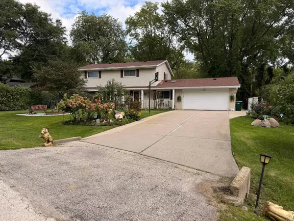 5400 S 121st St, Hales Corners, WI 53130
