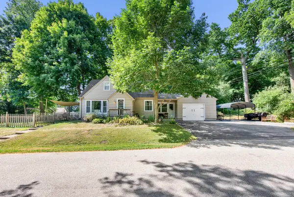 12525 James St, Brookfield, WI 53005