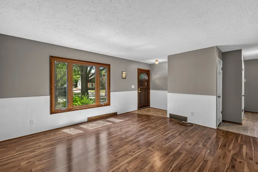 10404 W Darnel Ave, Milwaukee, WI 53224 - #3