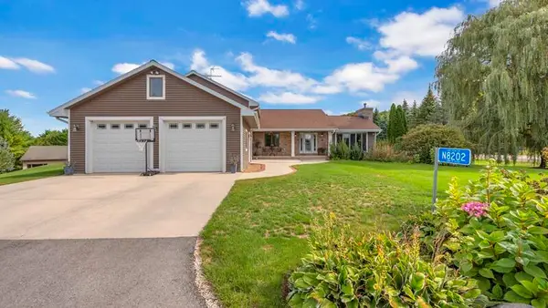 N8202 Lake View Cir, Rhine, WI 53020