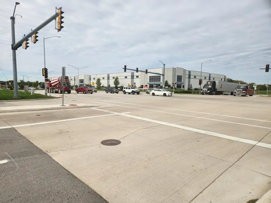 621 W Rawson Ave, Oak Creek, WI 53154 - #3