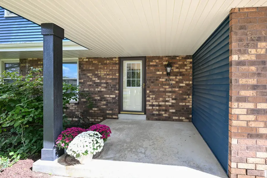 706 Wexford Way, Hartland, WI 53029 - #2