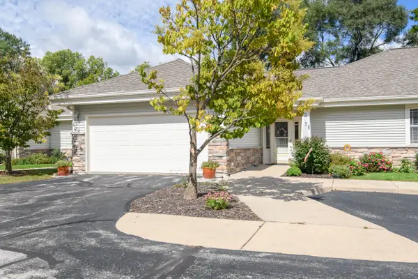 331 Westside Ave, Mukwonago, WI 53149
