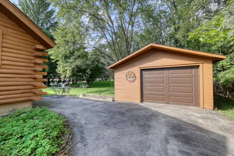 N35W28744 Old North Shore Dr, Delafield, WI 53072 - #3