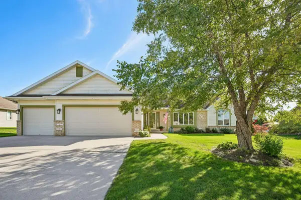 281 Louvain Ln, Belgium, WI 53004