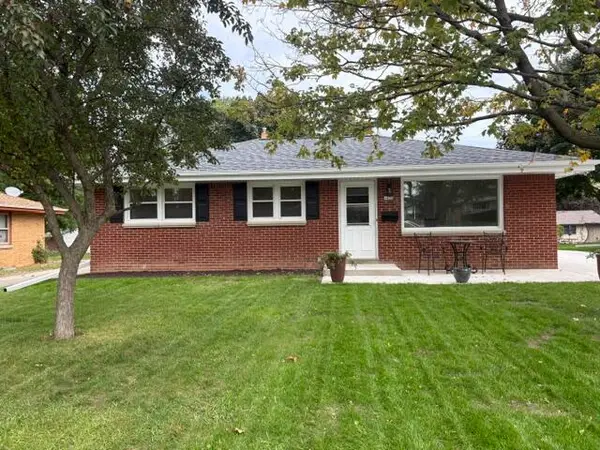 4428 S 63rd St, Greenfield, WI 53220