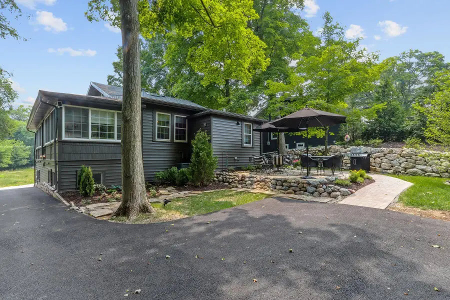20 Collie St, Williams Bay, WI 53191 - #2