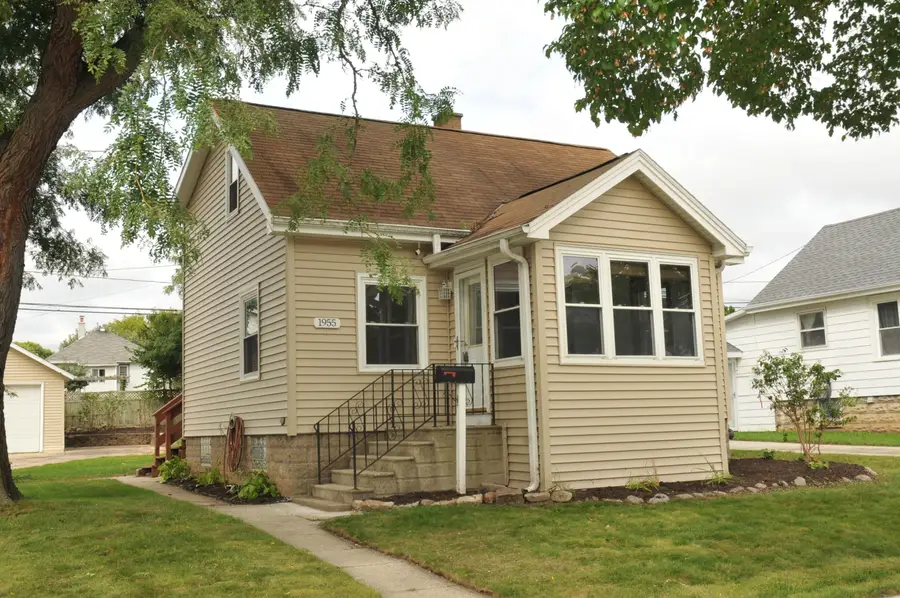 1955 S 91st St, West Allis, WI 53227 - #3