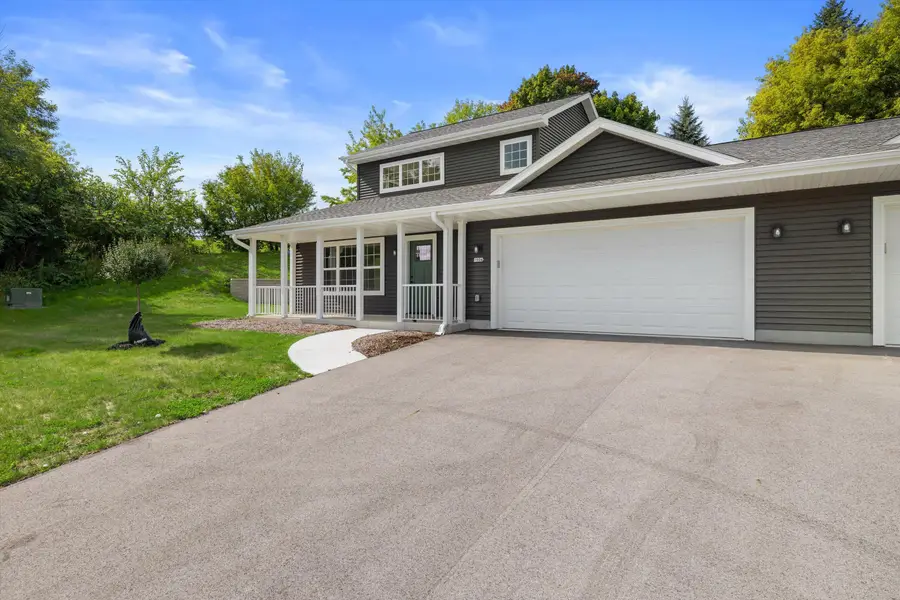 1904 River Dr, West Bend, WI 53090 - #2