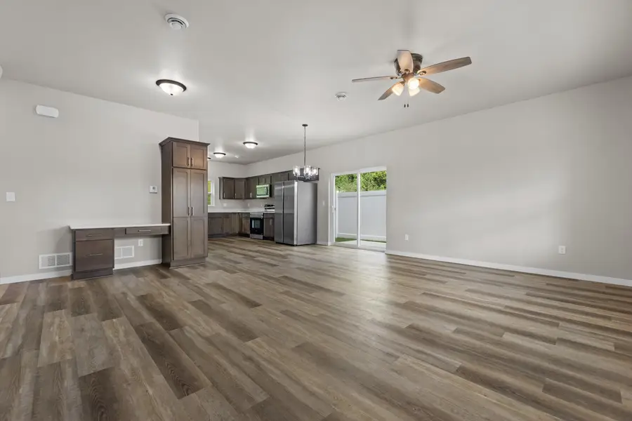 1914 N River Dr, West Bend, WI 53090 - #3