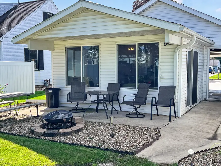 509 W Court St, New Hampton, IA 50659 - #2